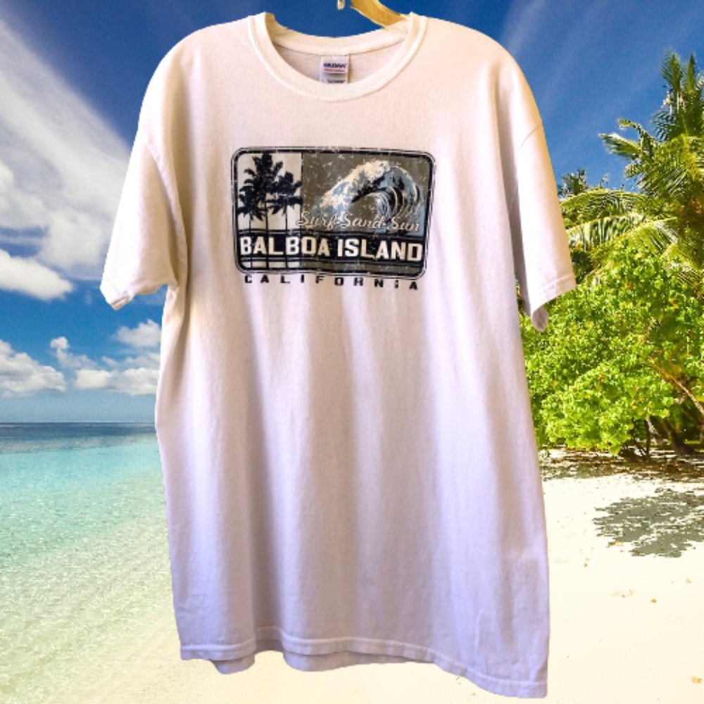 Vintage 90's Gildan Balboa Island CA T-Shirt Surf & Sand & Sun
